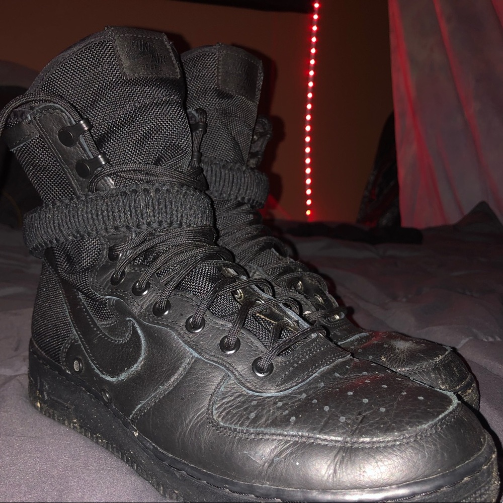 NIKE- AIR FORCE ONE SF HIGH